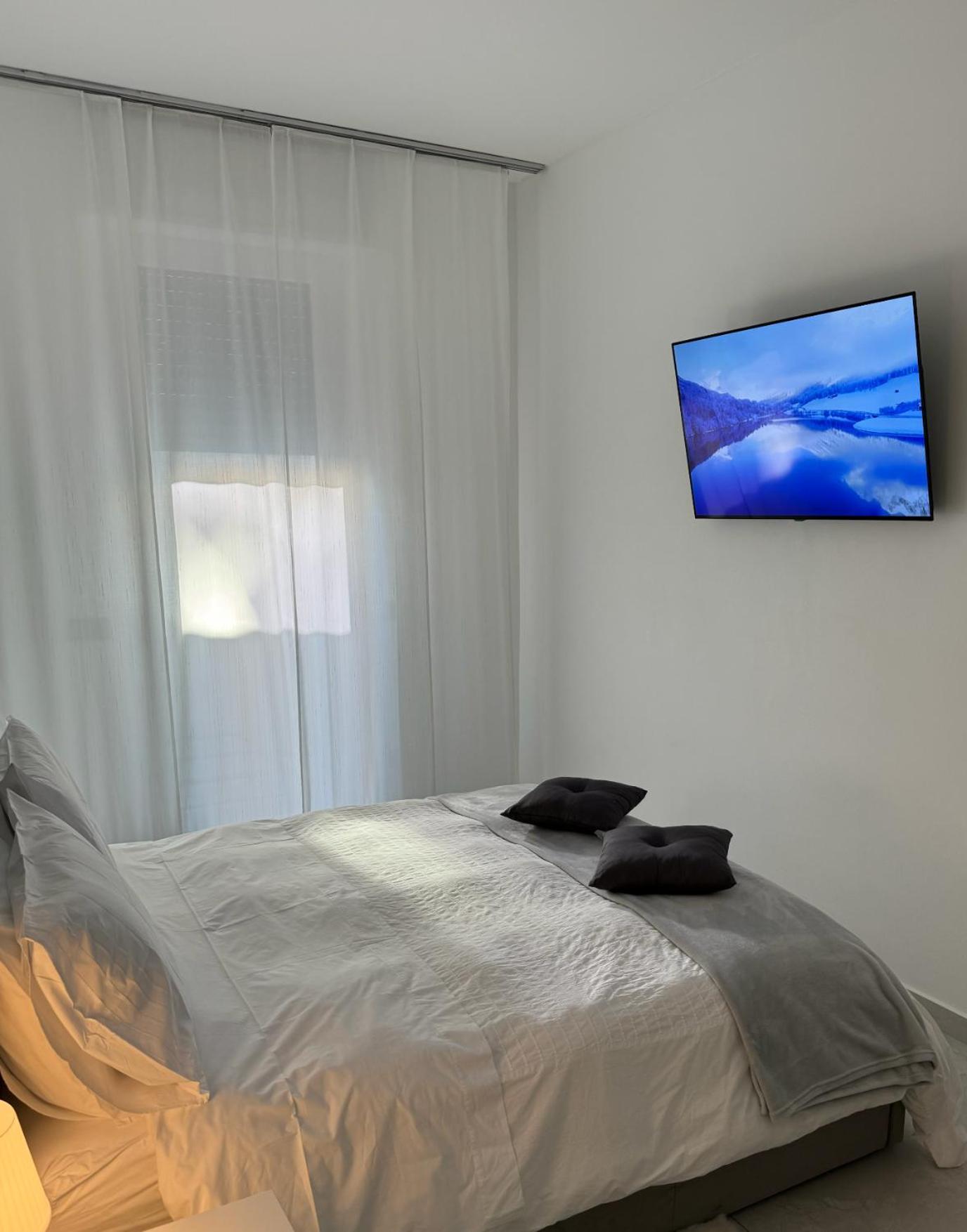 Varese Apartment Экстерьер фото